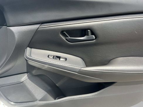 Used 2024 Nissan Sentra S FWD image 19