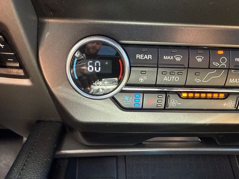 Used 2021 Ford Expedition XLT AWD/4WD image 21