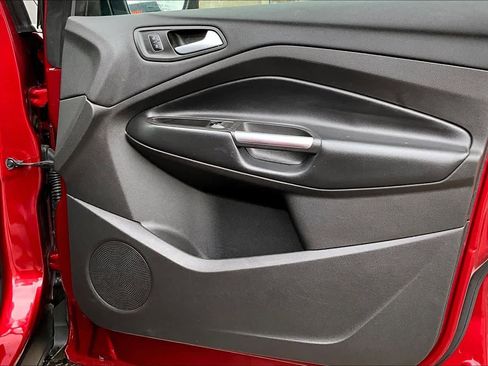 Used 2019 Ford Escape SE image 22