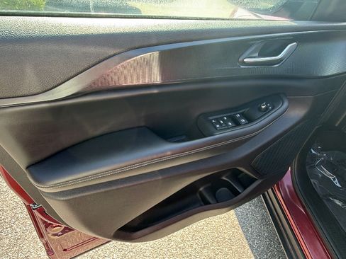Used 2025 Jeep Grand Cherokee L Laredo w/ Luxury Tech Group I RWD image 14