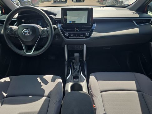 Used 2025 Toyota Corolla Cross AWD Hybrid w/ Moonroof Package image 11