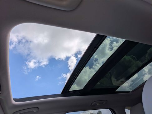 Used 2025 Kia Sorento S w/ Panoramic Sunroof Package FWD image 26