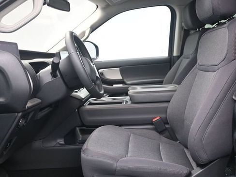 Certified 2025 Ford Expedition Active AWD/4WD image 6
