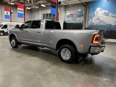Used 2022 RAM 3500 Limited image 3