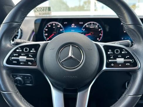 Used 2022 Mercedes-Benz GLB 250 GLB 250 image 22