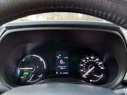 Used 2023 Toyota Sienna XLE image 17