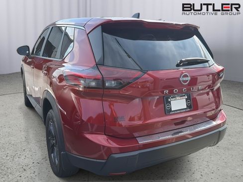 Used 2026 Nissan Rogue SV w/ Cold Weather Package FWD image 9