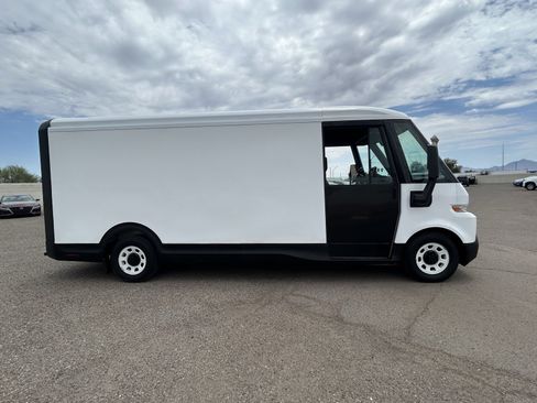 Used 2023 Chevrolet Brightdrop 600 w/ Active Safety Package 2 AWD/4WD image 7