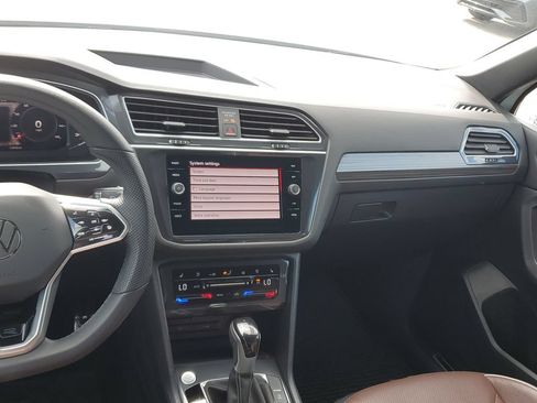 Certified 2024 Volkswagen Tiguan SEL R-Line AWD/4WD image 21