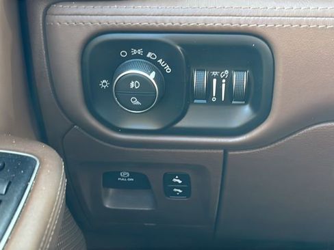 Used 2019 RAM 1500 Limited image 33