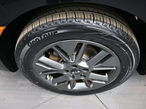 Certified 2020 Kia Soul EX image 14