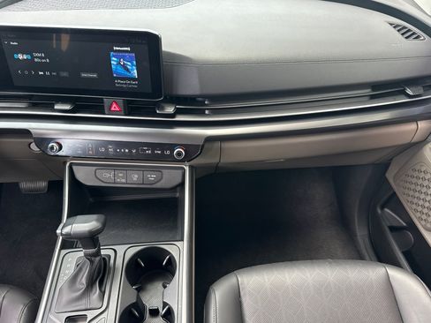 Used 2026 Kia Carnival FWD image 33