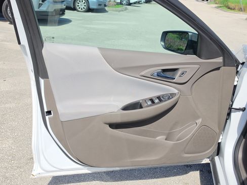 Used 2023 Chevrolet Malibu LS FWD image 15