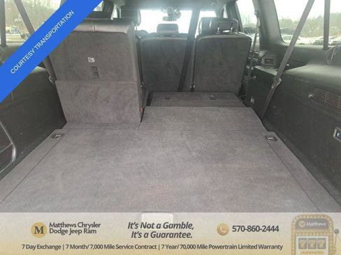 Certified 2025 Jeep Wagoneer L Series II w/ 8-pass Seating Package AWD/4WD image 12