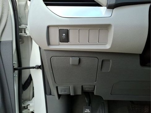 Used 2020 Toyota Sienna L FWD image 14
