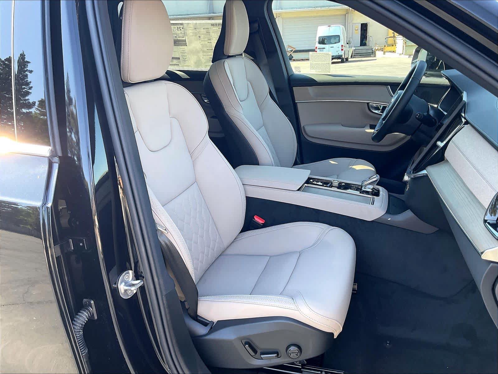 New 2027 Volvo XC90 B5 Core AWD/4WD image 32