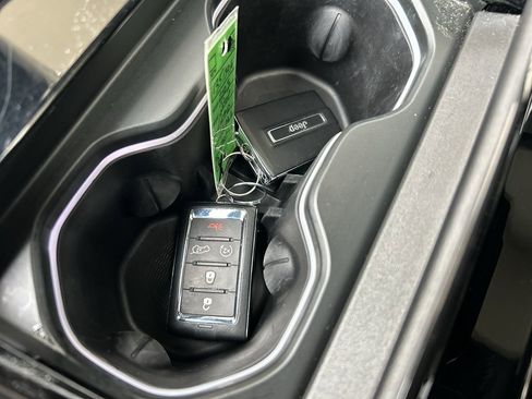 Used 2023 Jeep Grand Cherokee L Summit AWD/4WD image 31
