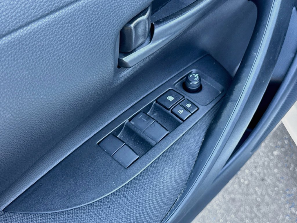 Used 2013 Toyota Corolla LE FWD image 12