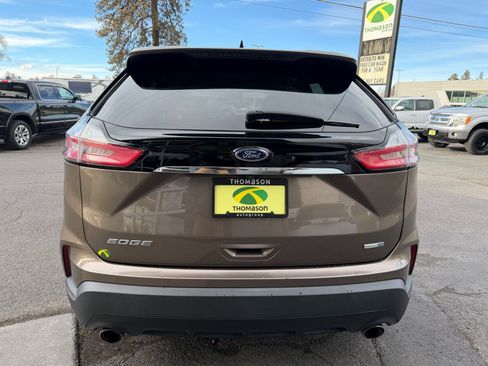 Used 2019 Ford Edge SE image 5