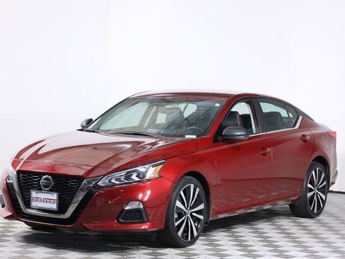 Used 2021 Nissan Altima 2.5 SR AWD/4WD image 3