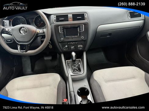 Used 2018 Volkswagen Jetta S w/ Cold Weather Package FWD image 9