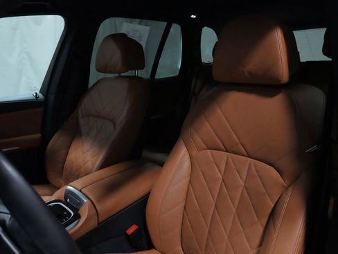 Used 2024 BMW X5 xDrive40i w/ Premium Package image 4