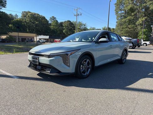 Used 2025 Kia K4 FWD image 2