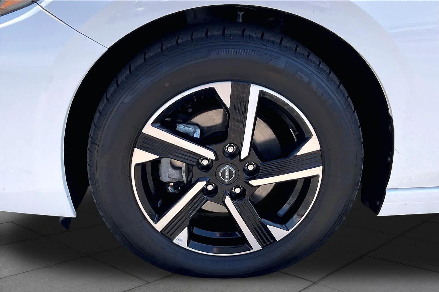 Used 2025 Nissan Sentra SV FWD image 10