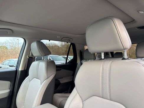 New 2025 Honda Pilot Touring image 16