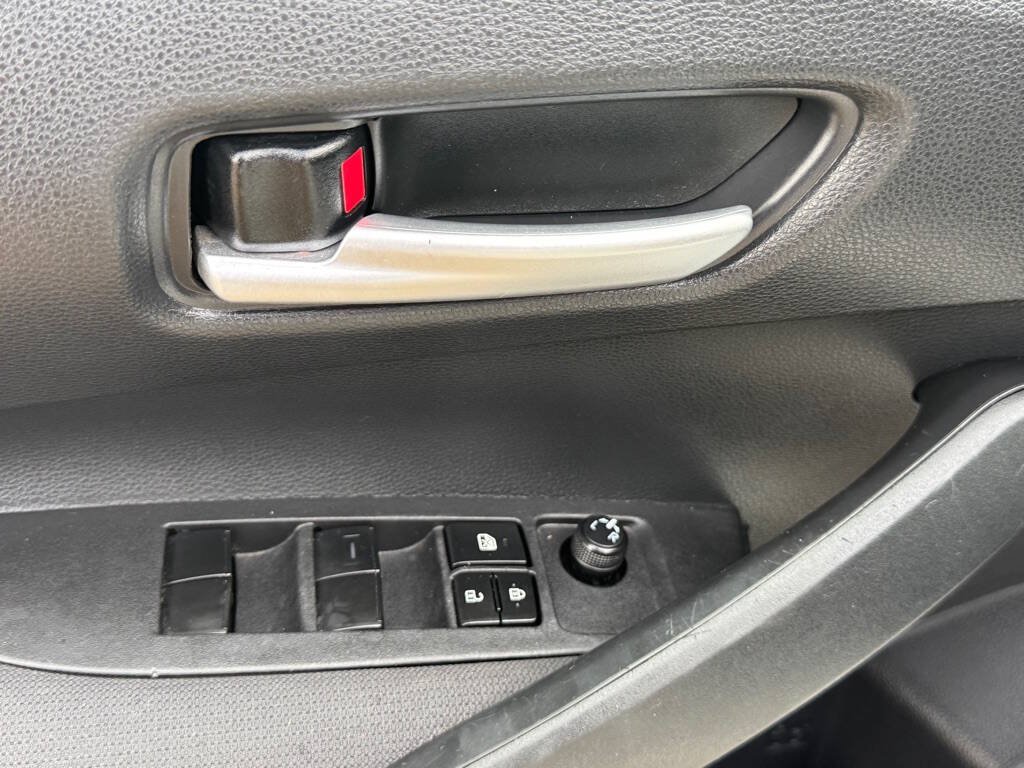 Used 2021 Toyota Corolla LE w/ Carpet Mat Package (TMS) FWD image 6