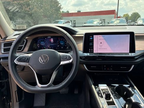 Used 2026 Volkswagen Atlas SE AWD/4WD image 17