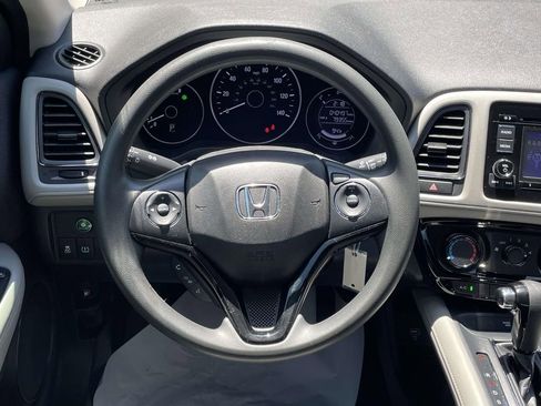 Used 2022 Honda HR-V LX image 12