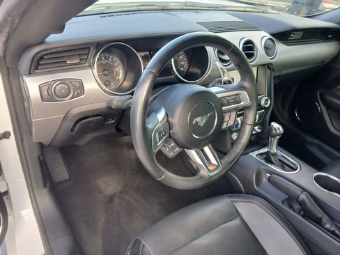 Used 2020 Ford Mustang Premium RWD image 7