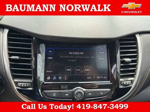 Used 2020 Chevrolet Trax LT w/ LT Convenience Package AWD/4WD image 24