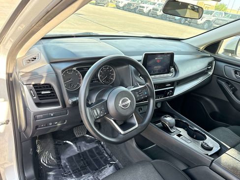 Used 2024 Nissan Rogue SV AWD/4WD image 10