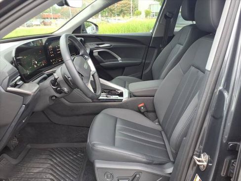Certified 2025 Audi Q5 Premium w/ Convenience Package AWD/4WD image 12