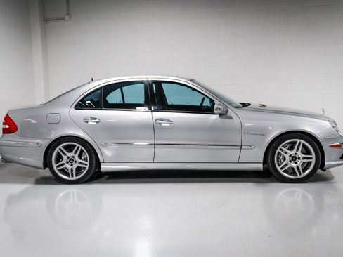 Used 2005 Mercedes-Benz E 55 AMG Sedan image 2