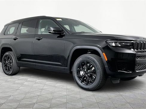 New 2025 Jeep Grand Cherokee L Altitude image 3