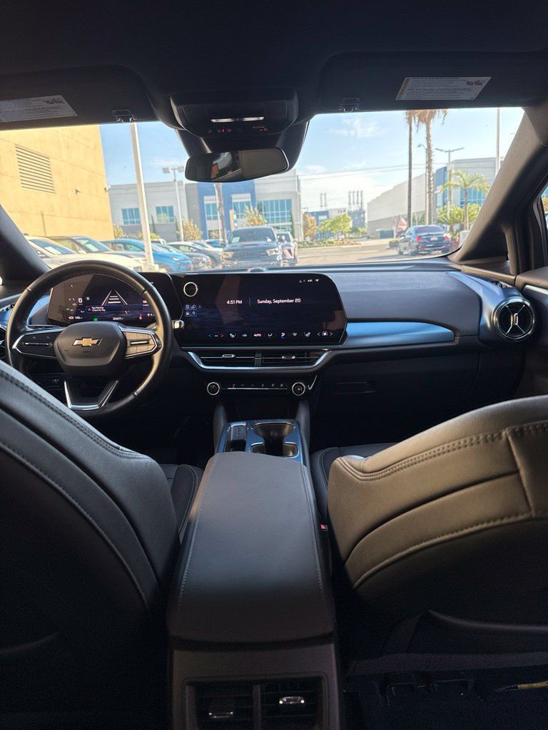Used 2024 Chevrolet Equinox EV LT w/ LPO, Blackout Package FWD image 35