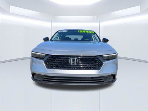 Used 2025 Honda Accord SE image 9