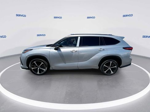 Used 2022 Toyota Highlander XSE FWD image 5