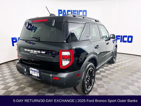 Used 2025 Ford Bronco Sport Outer Banks image 8