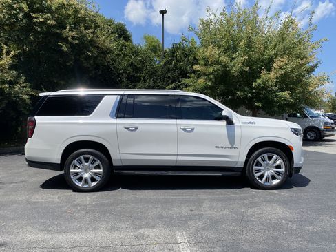 Used 2023 Chevrolet Suburban High Country AWD/4WD image 10