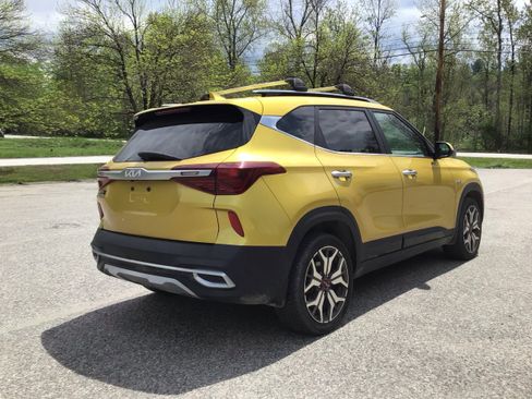 Used 2022 Kia Seltos SX w/ Sunroof Package AWD/4WD image 8