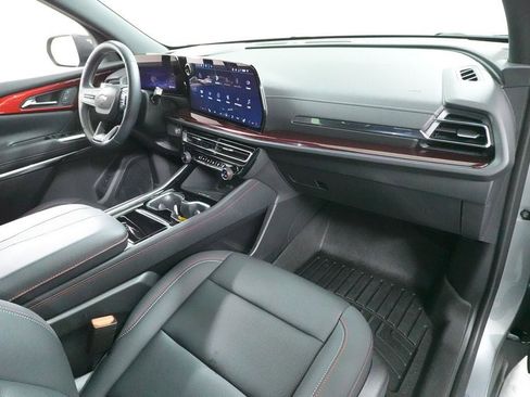 Used 2025 Chevrolet Traverse Z71 w/ Driver Confidence Package AWD/4WD image 34