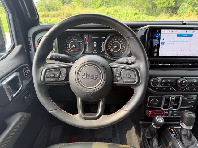 Used 2024 Jeep Gladiator Mojave AWD/4WD image 14