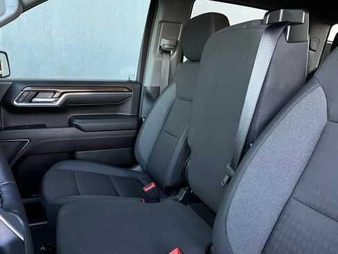 Used 2025 Chevrolet Silverado 1500 LT image 12