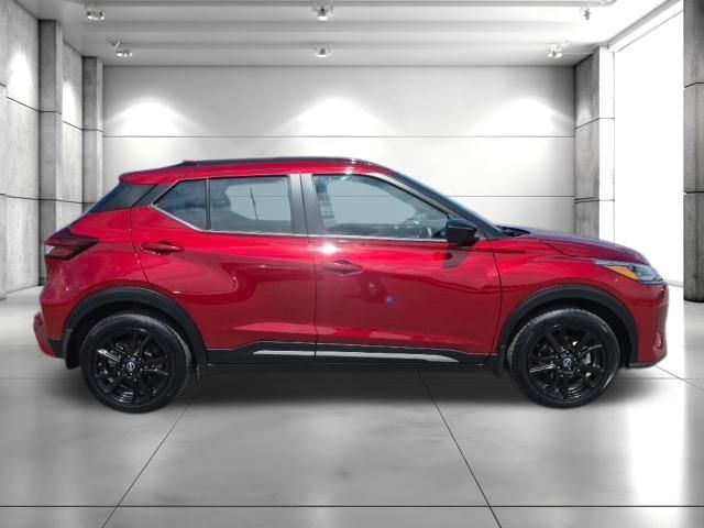 Used 2023 Nissan Kicks SR w/ SR Premium Package FWD image 4
