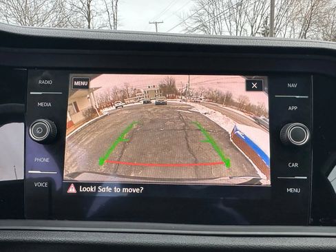 Used 2019 Volkswagen Jetta SEL Premium image 24