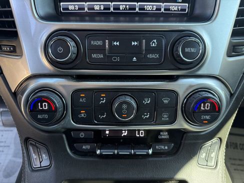 Used 2019 Chevrolet Suburban LT image 19